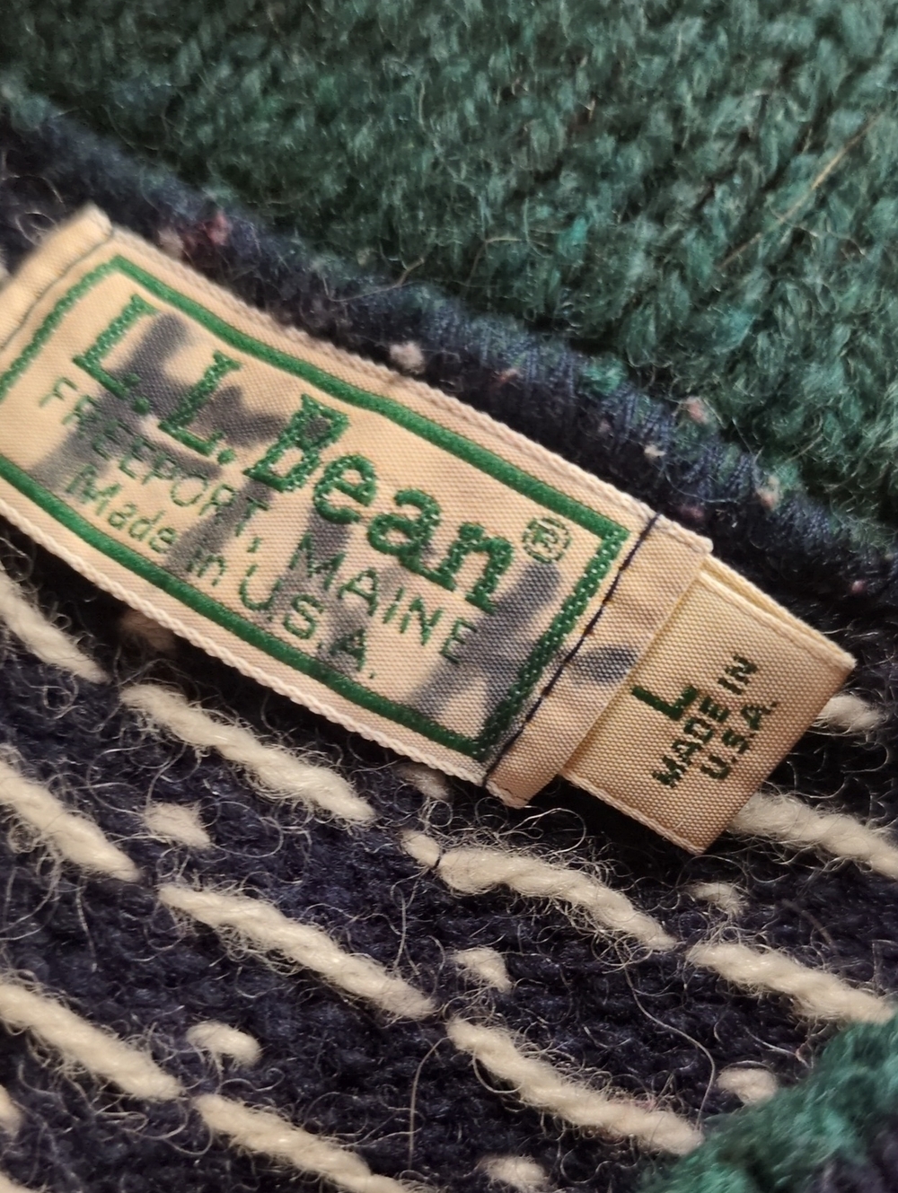 L.L. Bean Vintage Wool Fair Isle Navy Cardigan Size Large - Picture 6 of 7